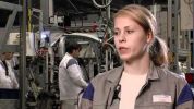 Ulrike Bock berichtet über die Ausbildung zur Industriemechanikerin, die Möglichkeiten nach der Berufsausbildung bei Volkswagen und ihre Hobbys.