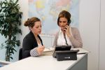 Auch Telefonarbeit mit Kunden gehört bei Dräger während der Ausbildung dazu.